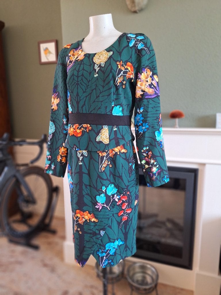 Eroke groen 2 delige look jurk IT 42 NL 38, Maat 38/40 (M), Verzenden, Zo goed als nieuw, Knielengte
