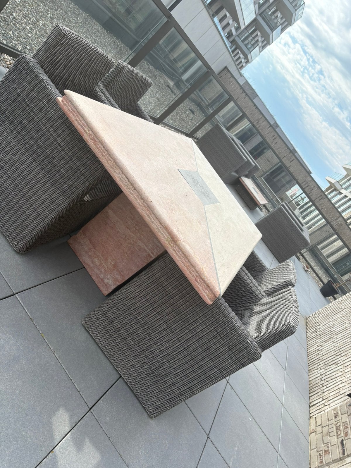 Marmeren tuintafel + stoelen, Ophalen, Zo goed als nieuw, Overige materialen