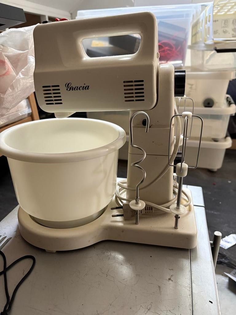 Gracia Mixer met Kom - Vintage Keukenmachine, 2 tot 3 liter, Ophalen of Verzenden, Gebruikt, 2 snelheden