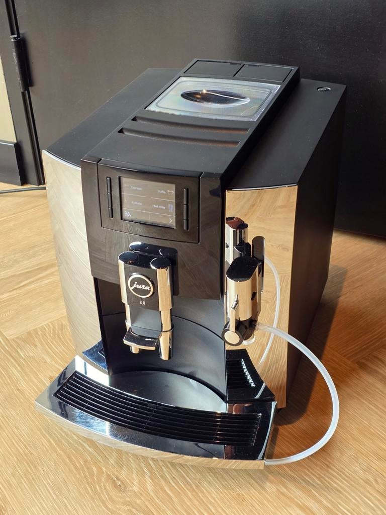 JURA E8 (EB) Chrome - refurbished - 6 maanden garantie, 10 kopjes of meer, Ophalen of Verzenden, Refurbished, Koffiemachine