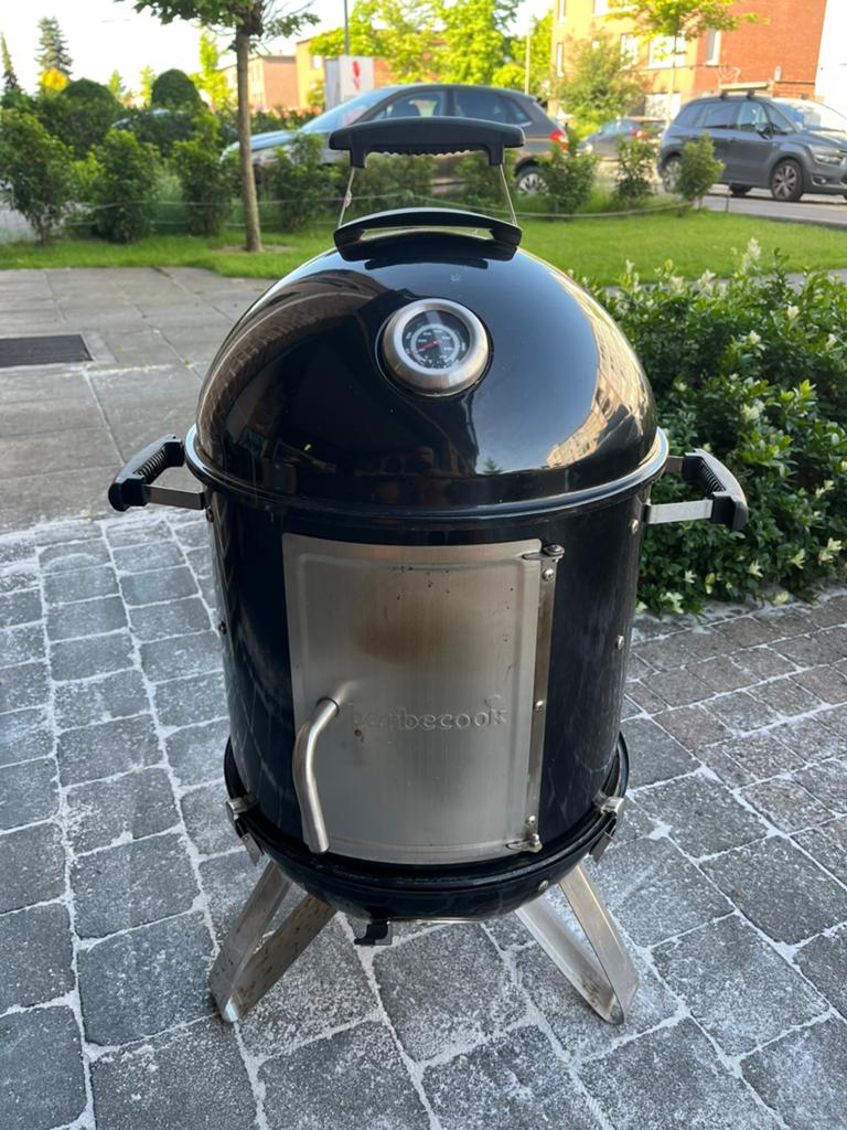 Oskar M smoker, Tuin en Terras, Houtskoolbarbecues, Zo goed als nieuw, Ophalen