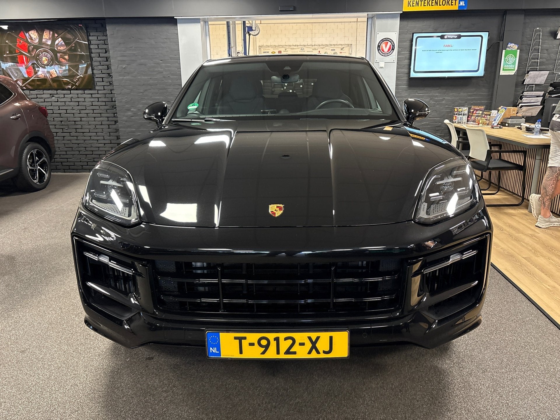Porsche Cayenne coupe 3.0 E-Hybrid/sport chrono/sport design, Automaat, Gebruikt, 2995 cc, Zwart