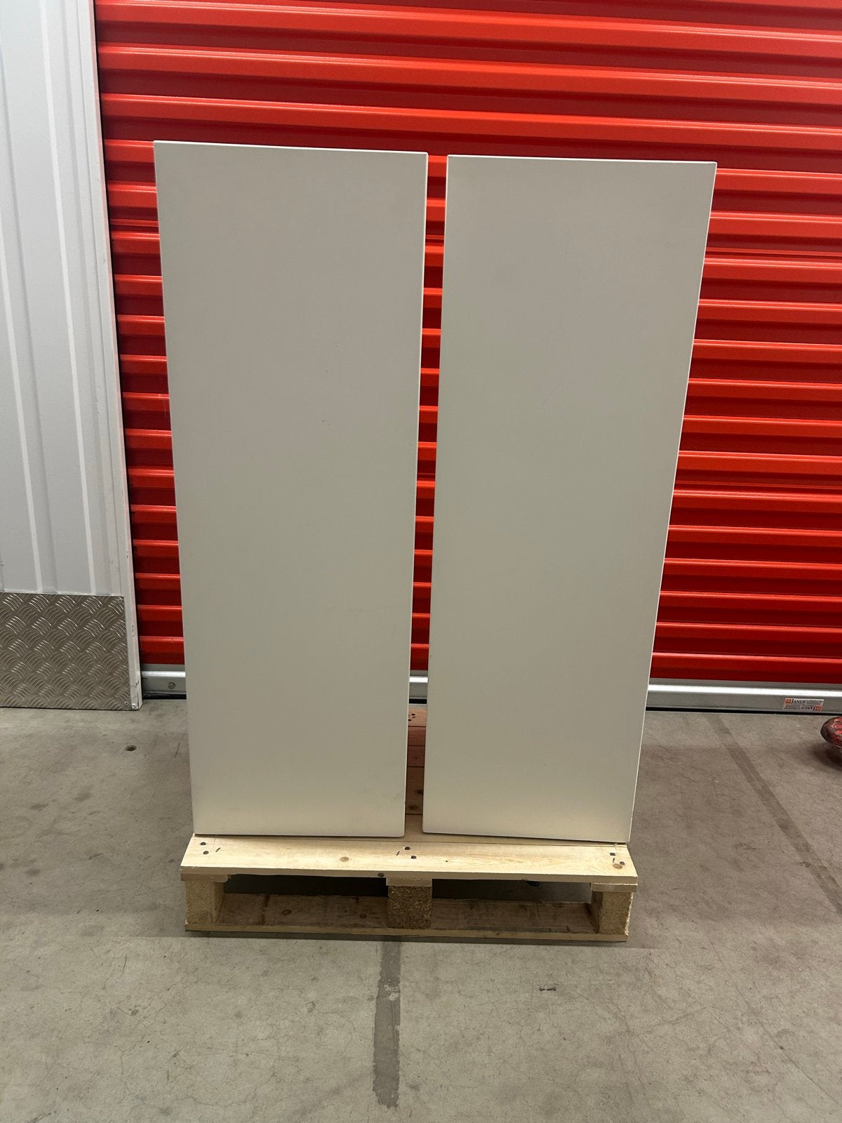 Twee witte zuilen - 104 cm hoog, 35 cm breed, Ophalen, Zo goed als nieuw