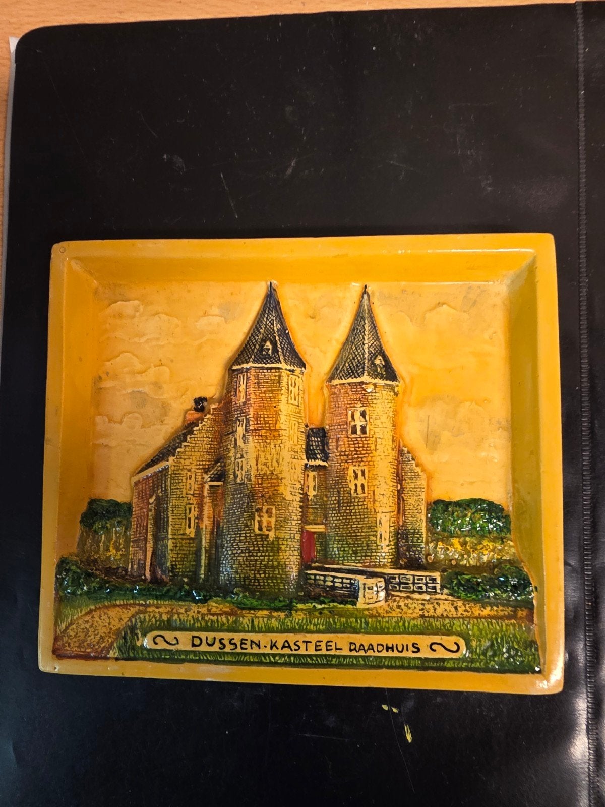 Dussen Kasteel Raadhuis tegel in relief, Antiek en Kunst, Ophalen of Verzenden