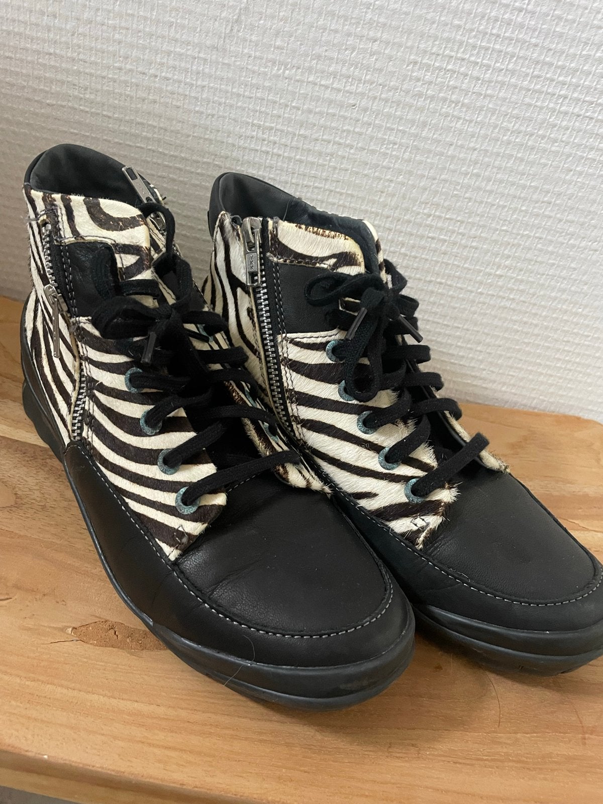 Wolky zebraprint sneakers maat 39, Kleding | Dames, Ophalen, Gedragen, Zwart, Sneakers of Gympen