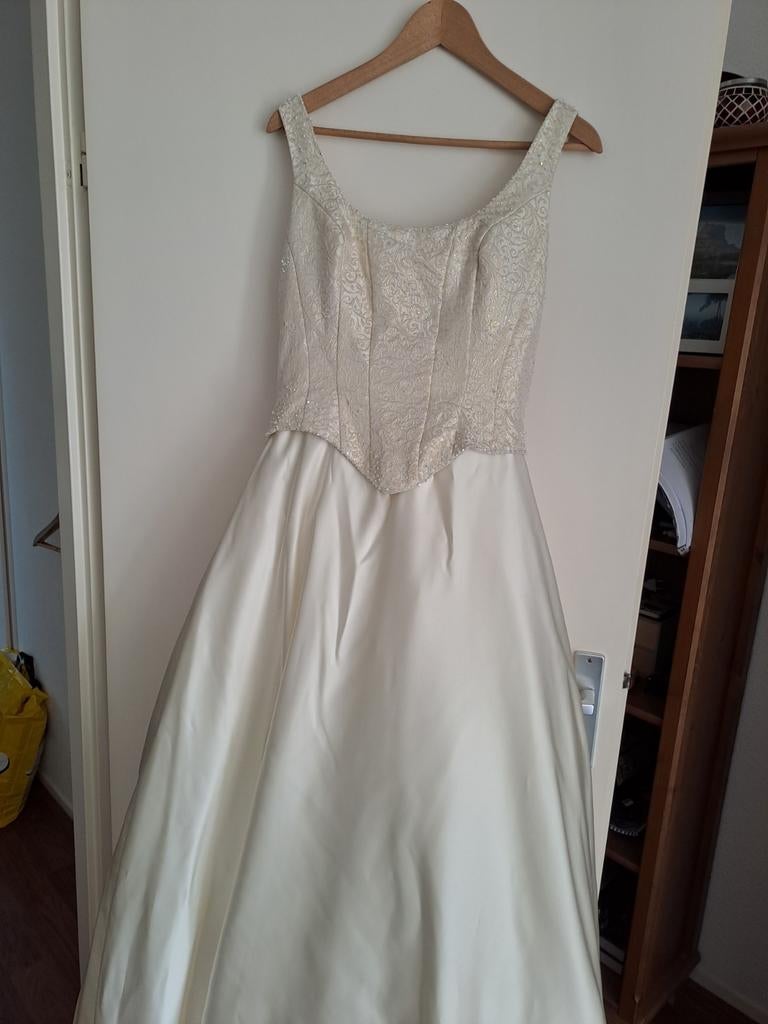 Bruidsjurk romantisch, Trouwjurk, Wit, Ophalen of Verzenden, Gedragen