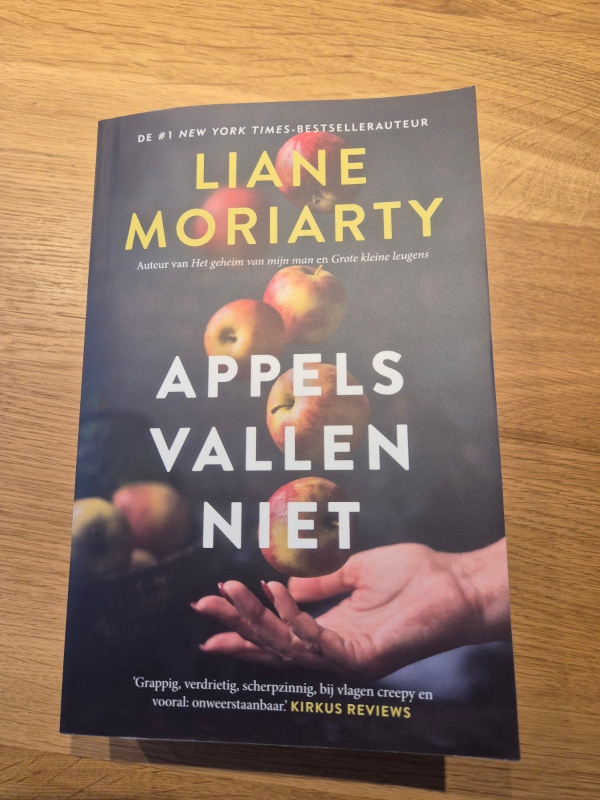 Appels vallen niet. Liane Moriarty, Ophalen of Verzenden, Zo goed als nieuw, Liane Moriarty