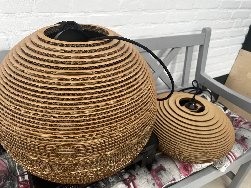 Set van 2 Kartonnen Hanglampen - Modern & Duurzaam, Ophalen, Zo goed als nieuw, Overige materialen, 50 tot 75 cm