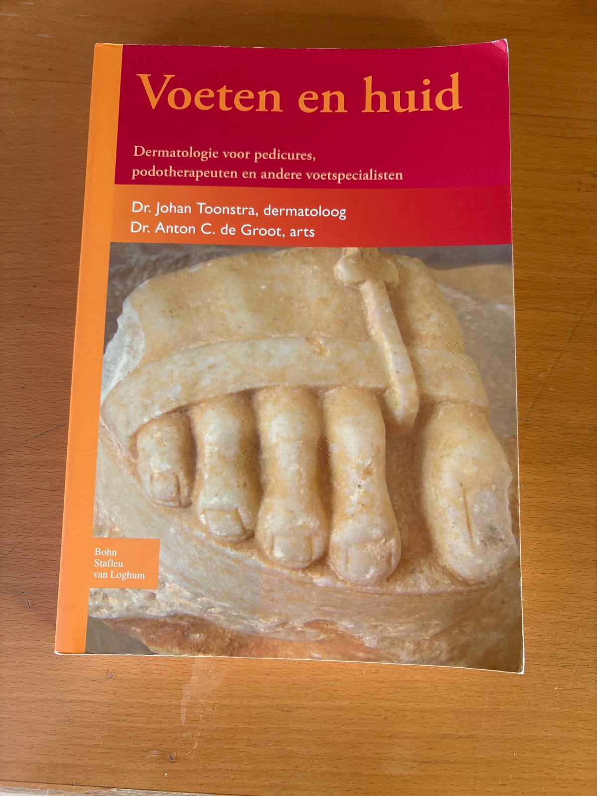 Voeten en huid: Dermatologie voor pedicures en podotherapeut, Ophalen of Verzenden, Gelezen, Natuurwetenschap