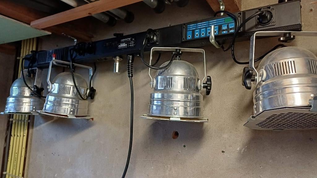 Botex Dimmerbalk T-4 PAR 56, Ophalen, Gebruikt, Licht, Geluidgestuurd