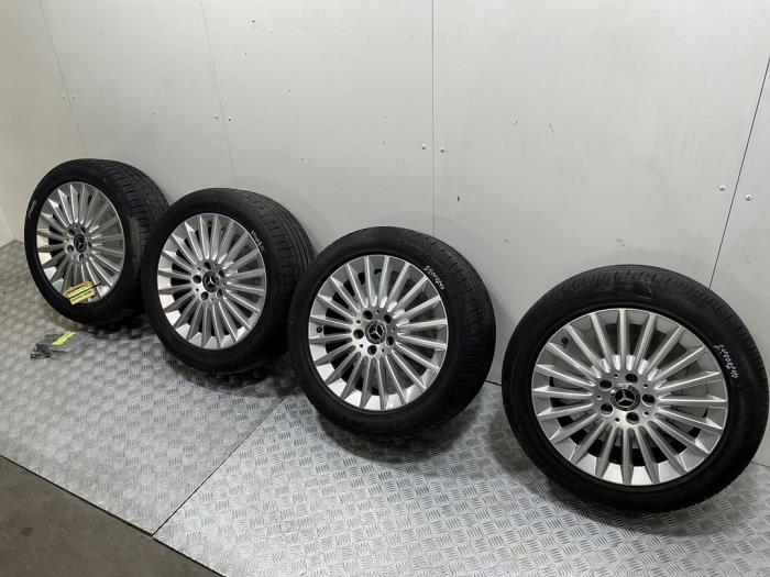 Sportvelgenset + banden van een Mercedes C-Klasse (C-Klasse, 12 maanden garantie, Gebruikt, -, -
