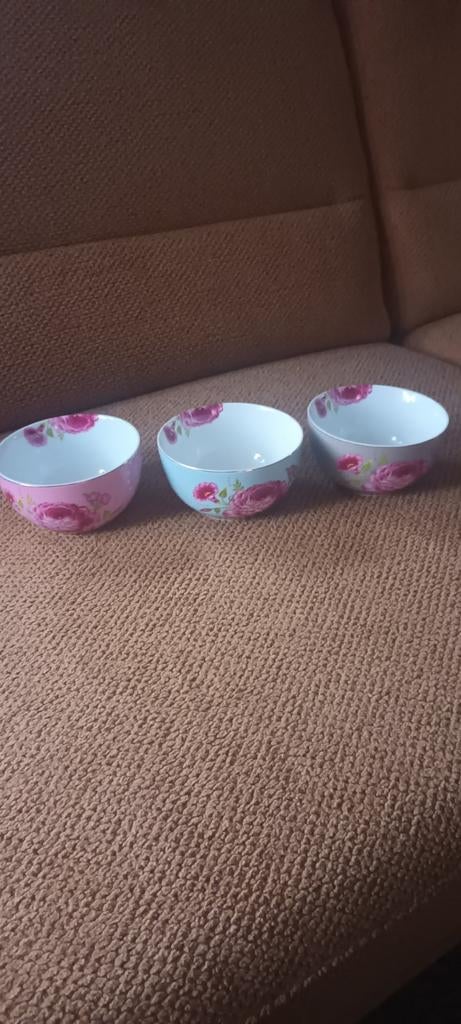 3 pip schaaltjes, Ophalen, Overige stijlen, Porselein, Schaal of Schalen