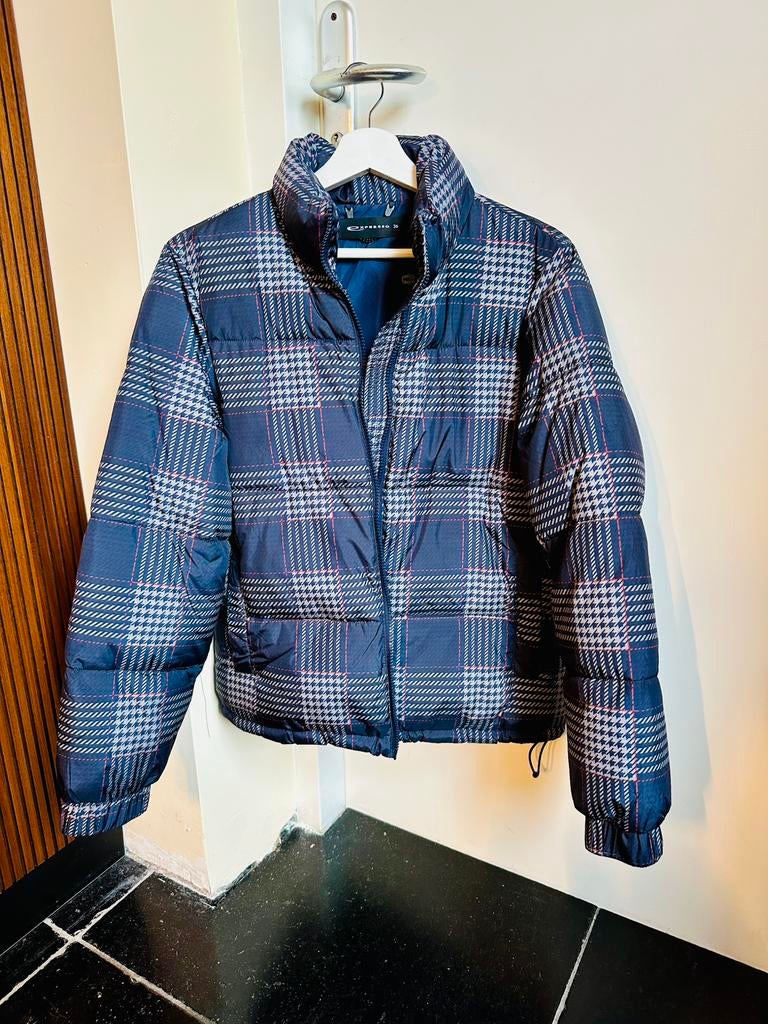 Expresso korte, blauw geruite donsjas maat 36/S, Kleding | Dames, Jassen | Winter, Ophalen of Verzenden, Zo goed als nieuw, Maat 36 (S)