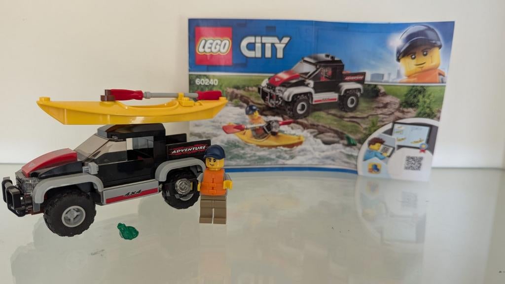 Lego City 60240 Avontuurlijke Kajak, Kinderen en Baby's, Speelgoed | Duplo en Lego, Zo goed als nieuw, Lego, Complete set, Ophalen of Verzenden