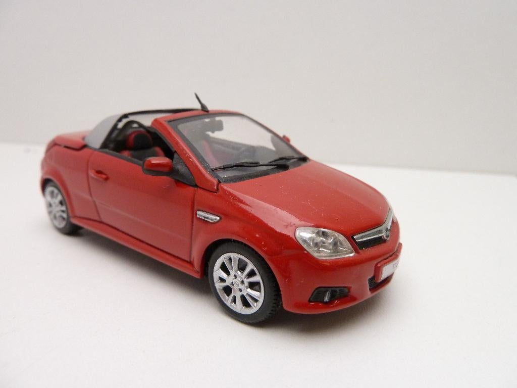 Opel tigra Twintop  ''  Minichamps '', Hobby en Vrije tijd, Ophalen of Verzenden, Zo goed als nieuw, Auto, MiniChamps
