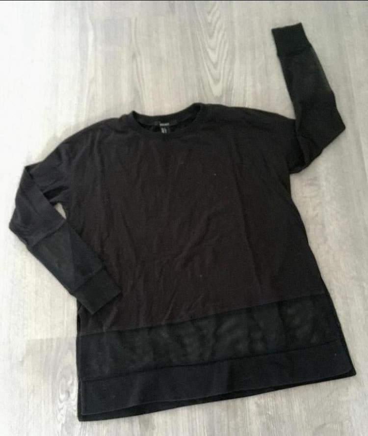 Mooie diepzwarte trui met chiffon aan de onderkant , mt 36, H&M, Zwart, Ophalen of Verzenden, Maat 36 (S)