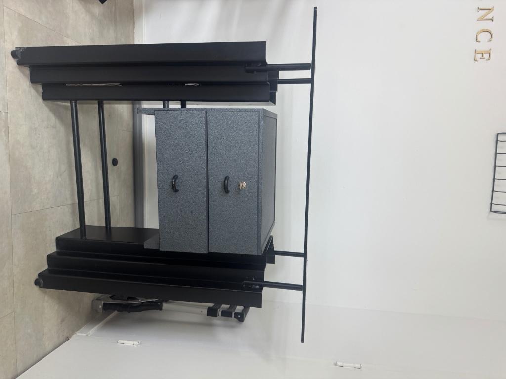 Salon trolley / beauty station with glass top, Ophalen, Gebruikt