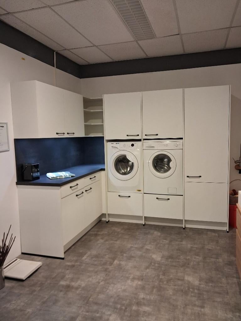 Bijkeuken met ruimte voor wasmachine en droger, Huis en Inrichting, Keuken | Keukenelementen, Ophalen, 200 cm of meer, Wit, Nieuw
