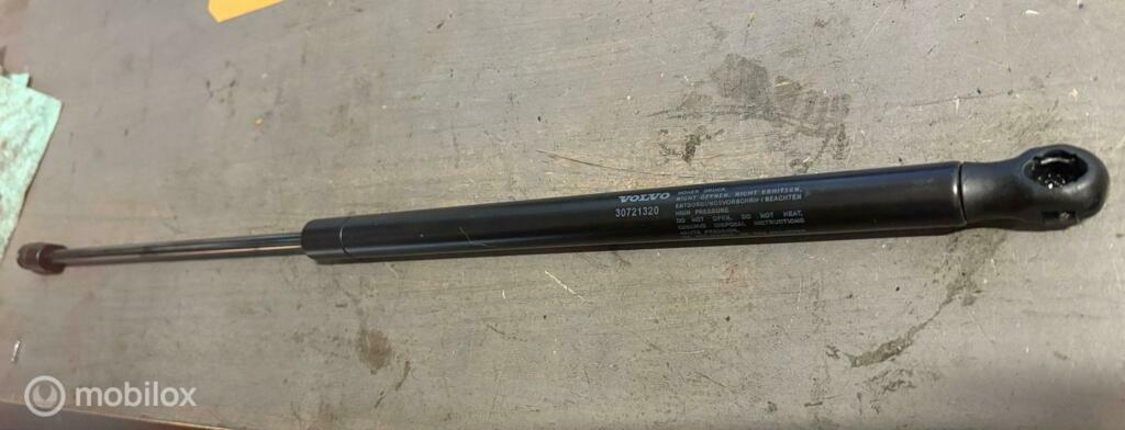 Gasveer achterklep links Volvo V70 III ('07-'17) 30721320, Gebruikt, Ophalen of Verzenden, Volvo, Volvo