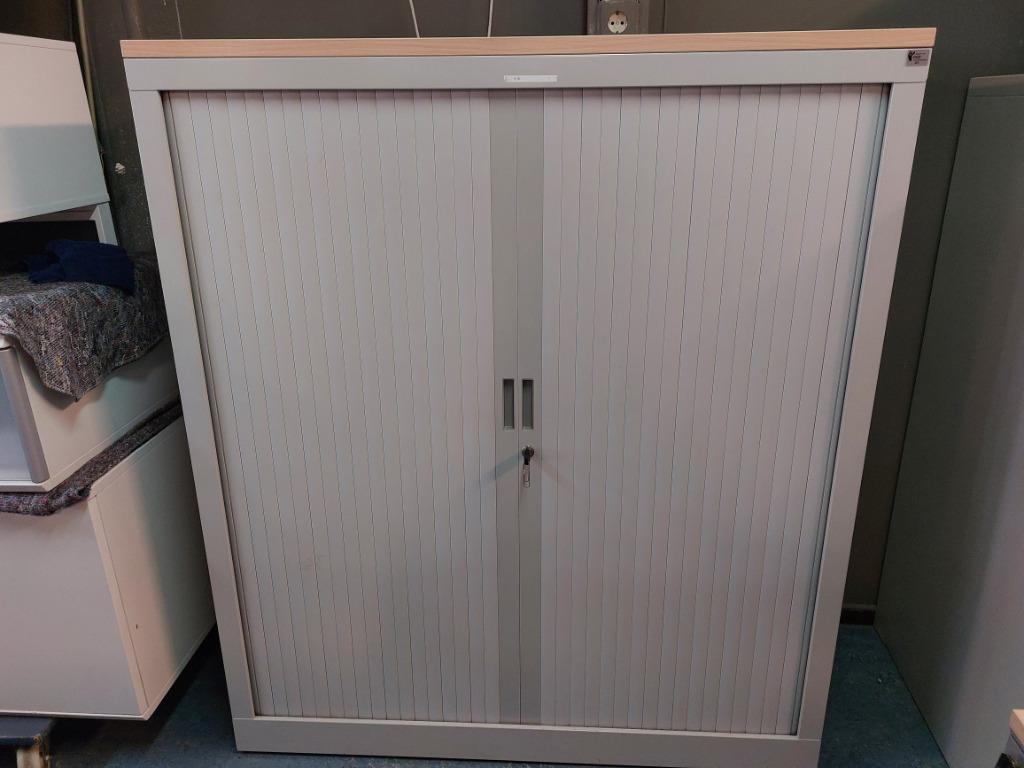 Archiefkast, roldeurkast, jaloeziekast, staal , lichtgrijs, Gebruikt, Overige houtsoorten, 100 tot 150 cm, 100 tot 150 cm