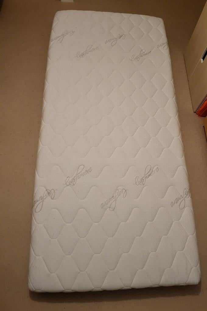 Latex matras 90 x 200, 19 cm dikte, hardheid medium, Ophalen, 90 cm, Eenpersoons, Zo goed als nieuw