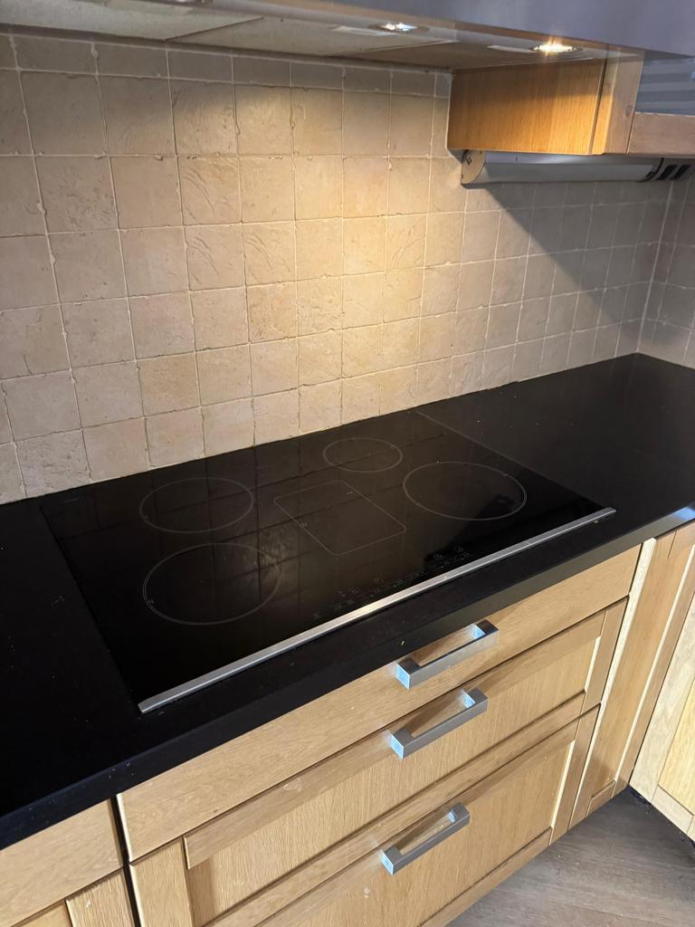 Massief Eiken Kwaliteits Keuken + Bosch + GEDEMONTEERD, Huis en Inrichting, Keuken | Complete keukens, Ophalen of Verzenden, Graniet of Steen