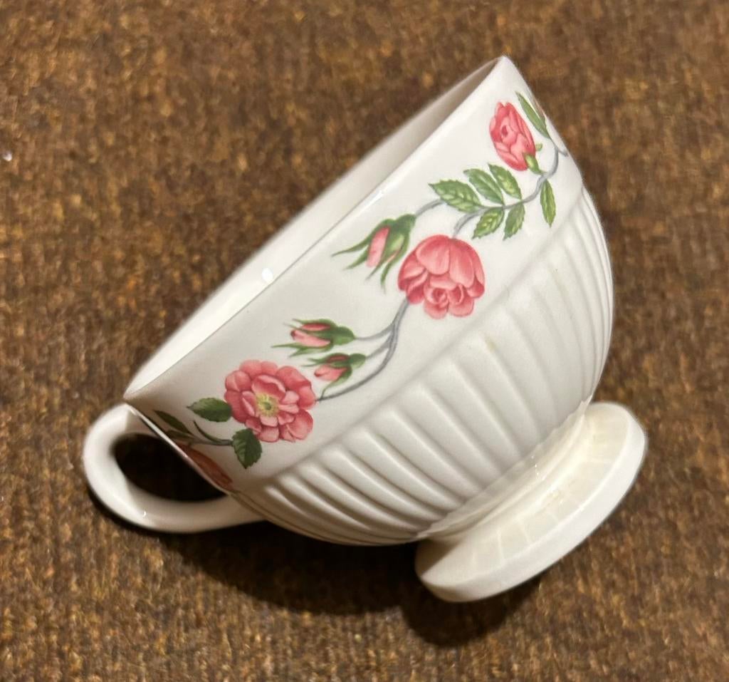 Wedgwood Rosalind theekopje, Gebruikt, Ophalen of Verzenden, Wedgwood, Kop(pen) en/of Schotel(s)