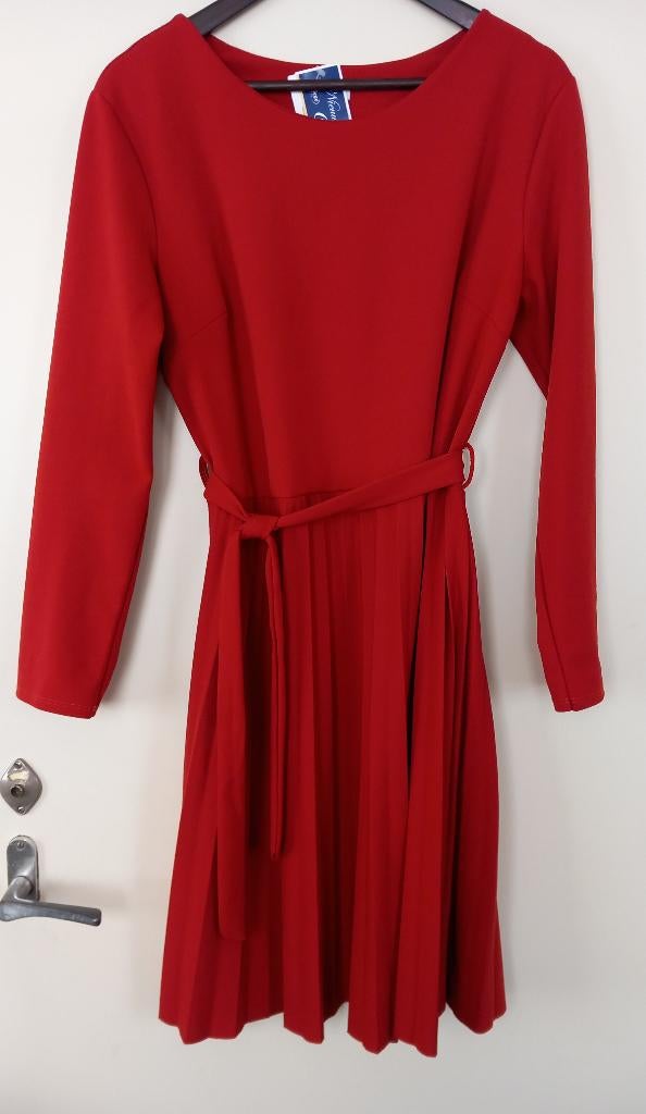 Nieuw! Jurk met prijskaartje van College style, maat 40, Ophalen of Verzenden, Nieuw, Maat 38/40 (M), Onder de knie