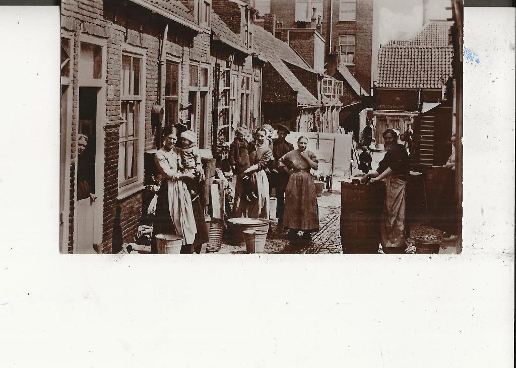 Scheveningen Drogersdijk Waschdag in het slopje, Ophalen of Verzenden, 1920 tot 1940, Ongelopen, Zuid-Holland