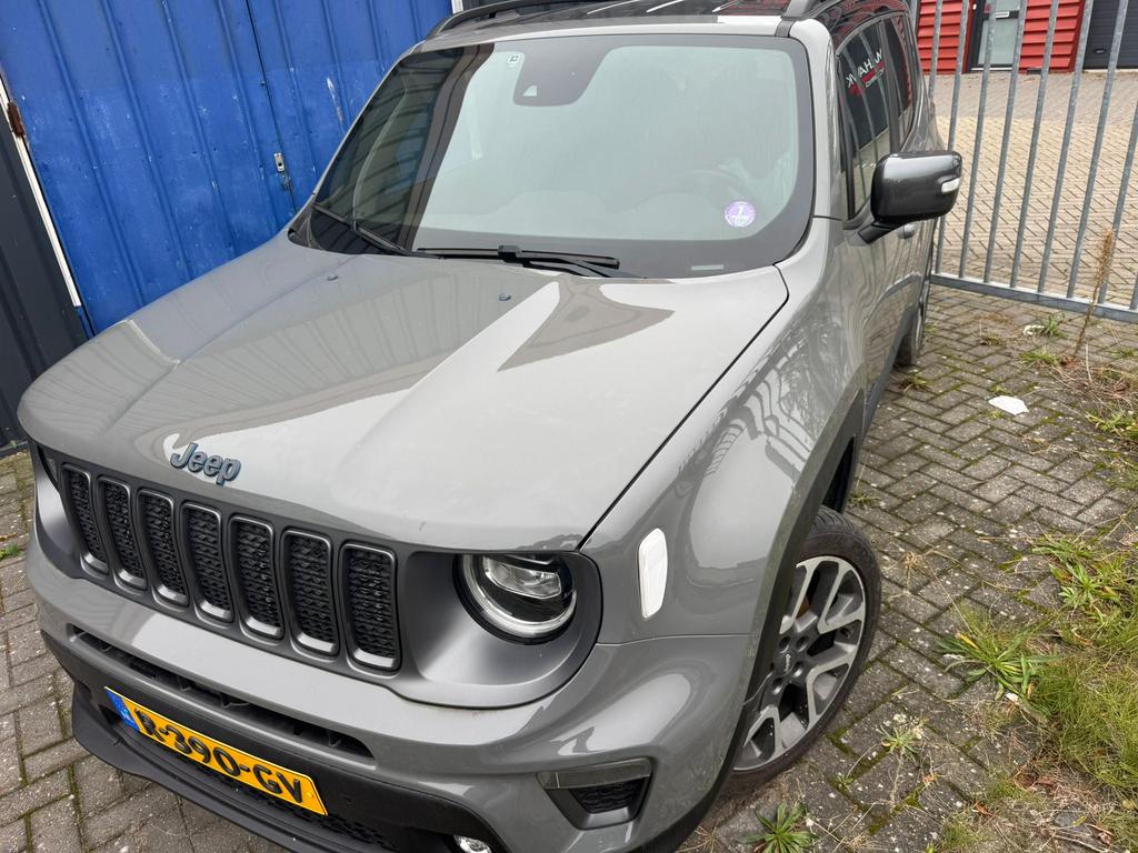 Jeep Renegade 1.3T 4xe 240pk Plugin 4WD Aut 2022 brandschade, Auto's, Jeep, Automaat, Stof, Zwart, 4 cilinders