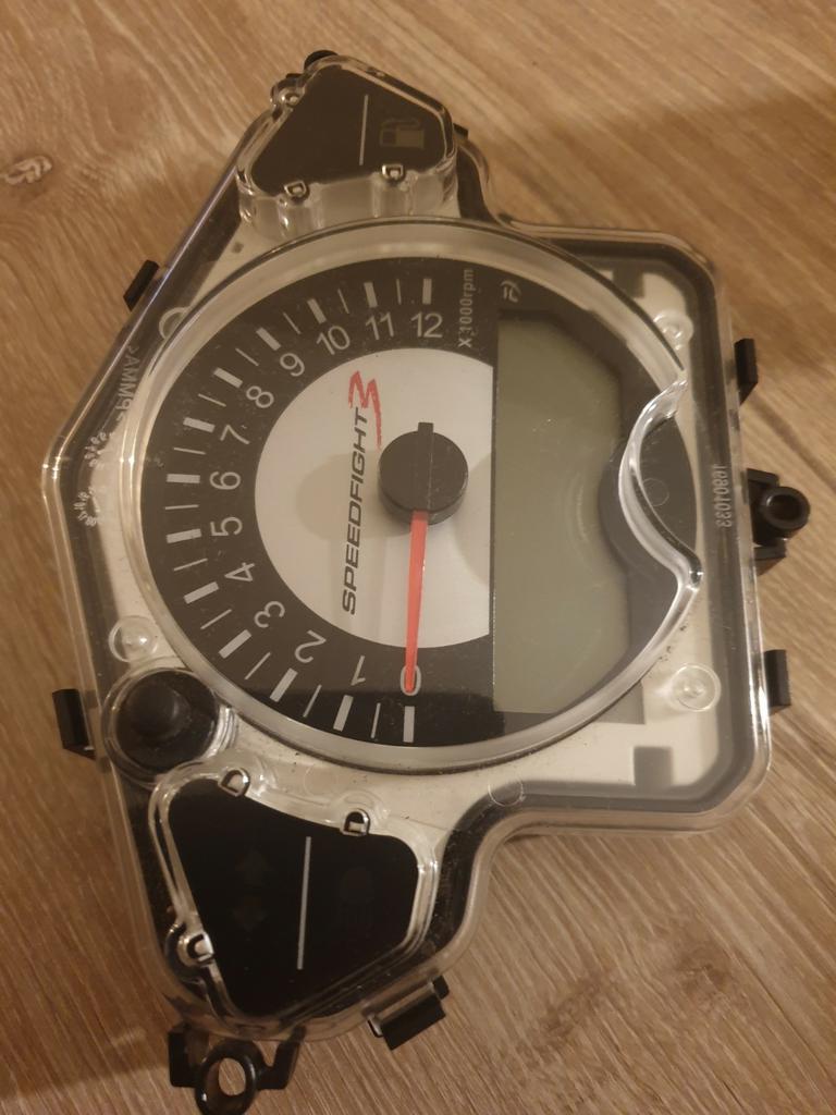 Peugeot Speedfight 3 cockpit/teller 2 takt., Fietsen en Brommers, Brommeronderdelen | Scooters, Ophalen of Verzenden, Zo goed als nieuw