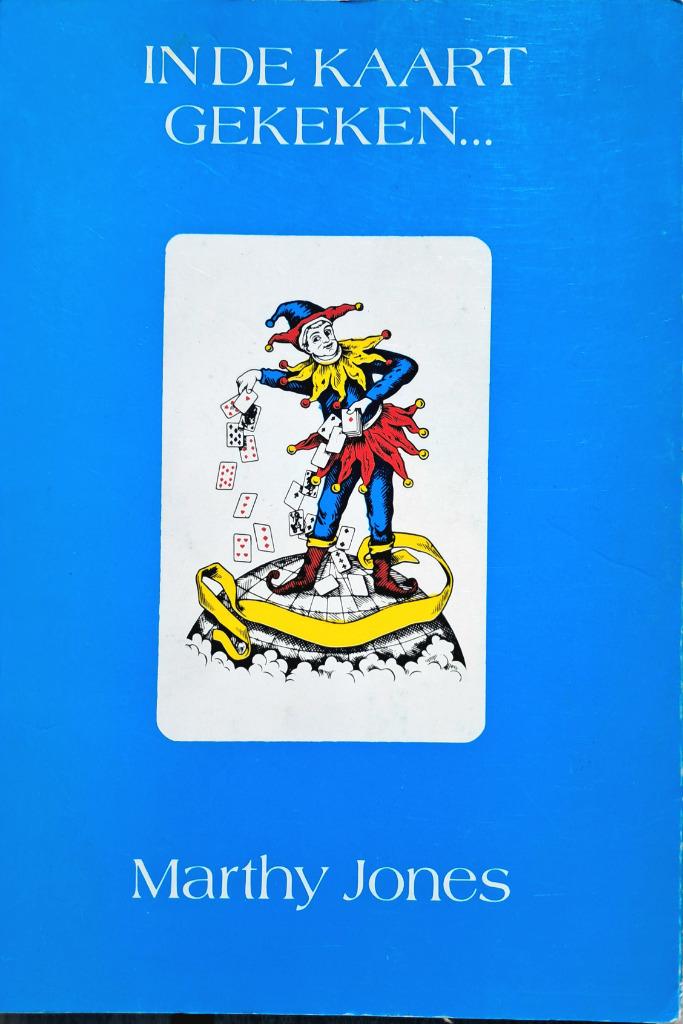 Boek ‘In de Kaart Gekeken'  PRIJS VERLAAGD, Gelezen, Achtergrond en Informatie, Tarot of Kaarten leggen, Verzenden