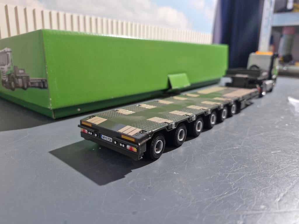 Sennebogen Mercedes arocs met 6 asser dieplader, Ophalen of Verzenden, Bus of Vrachtwagen, Conrad