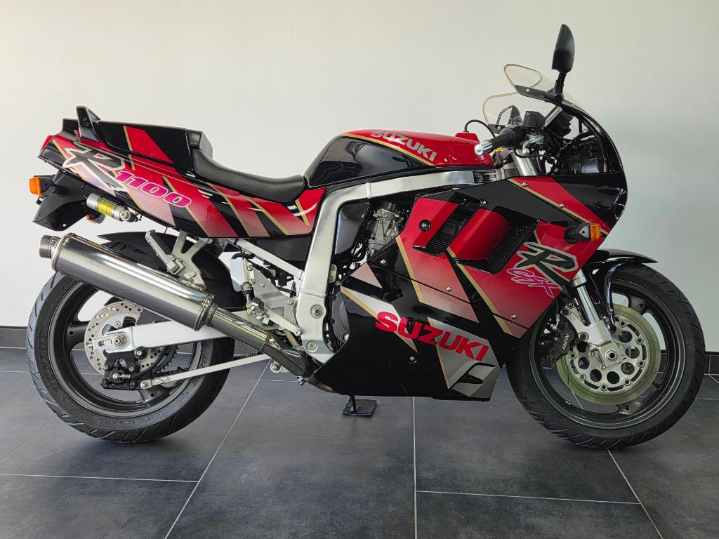 Speciaal Model SUZUKI GSX-R1100 ( 52-MN-RN), Motoren, 4 cilinders, Motorrijbewijs A, Meer dan 35 kW, 1100 cc