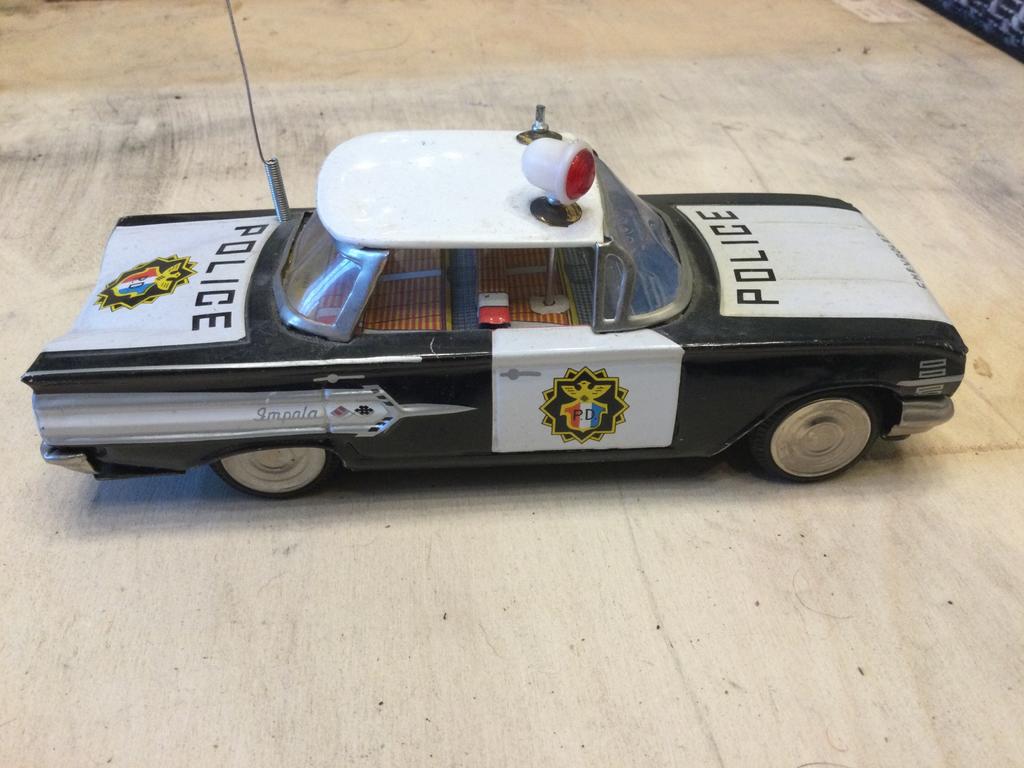 Ichiko Chevrolet Impala politiewagen, Verzenden