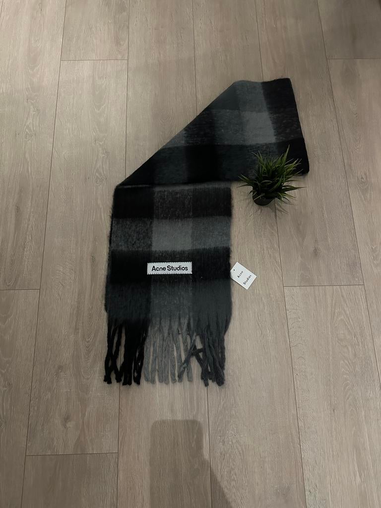 Acne Studios sjaal, Acne Studios, Nieuw, Overige maten, Ophalen of Verzenden
