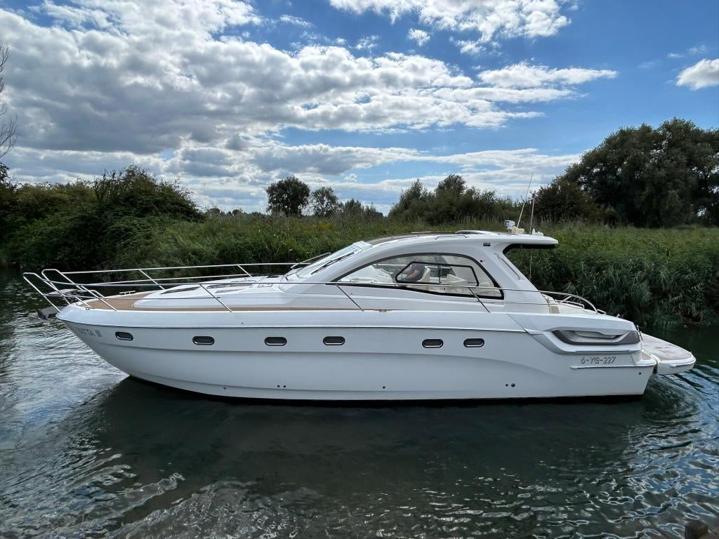 Bavaria 43 HT Sport met 2x Volvo Penta D6-370 pk | 2012, 740 pk, Gebruikt, Binnenboordmotor, 15 m