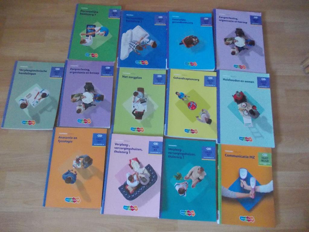 Verpleegtechnische handelingen deel A en B niveau 3., Boeken, Ophalen, Beta, Zo goed als nieuw, MBO