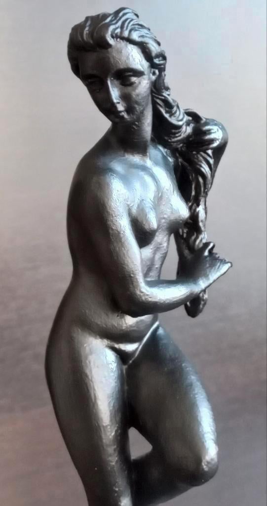 Zwarte vrouw beeld sculpture één klassieke figuur, Verzamelen, Ophalen of Verzenden