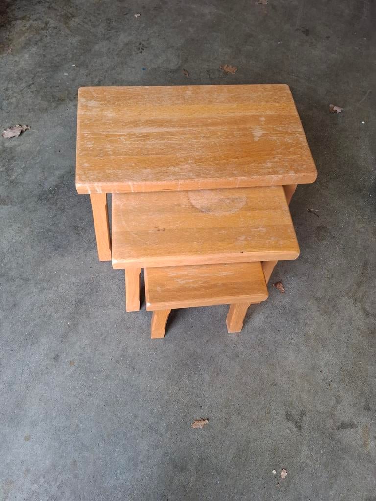 Te Koop, Set van 3 blank eiken bijzettafels, Huis en Inrichting, Tafels | Bijzettafels, Ophalen, Minder dan 45 cm, Minder dan 55 cm