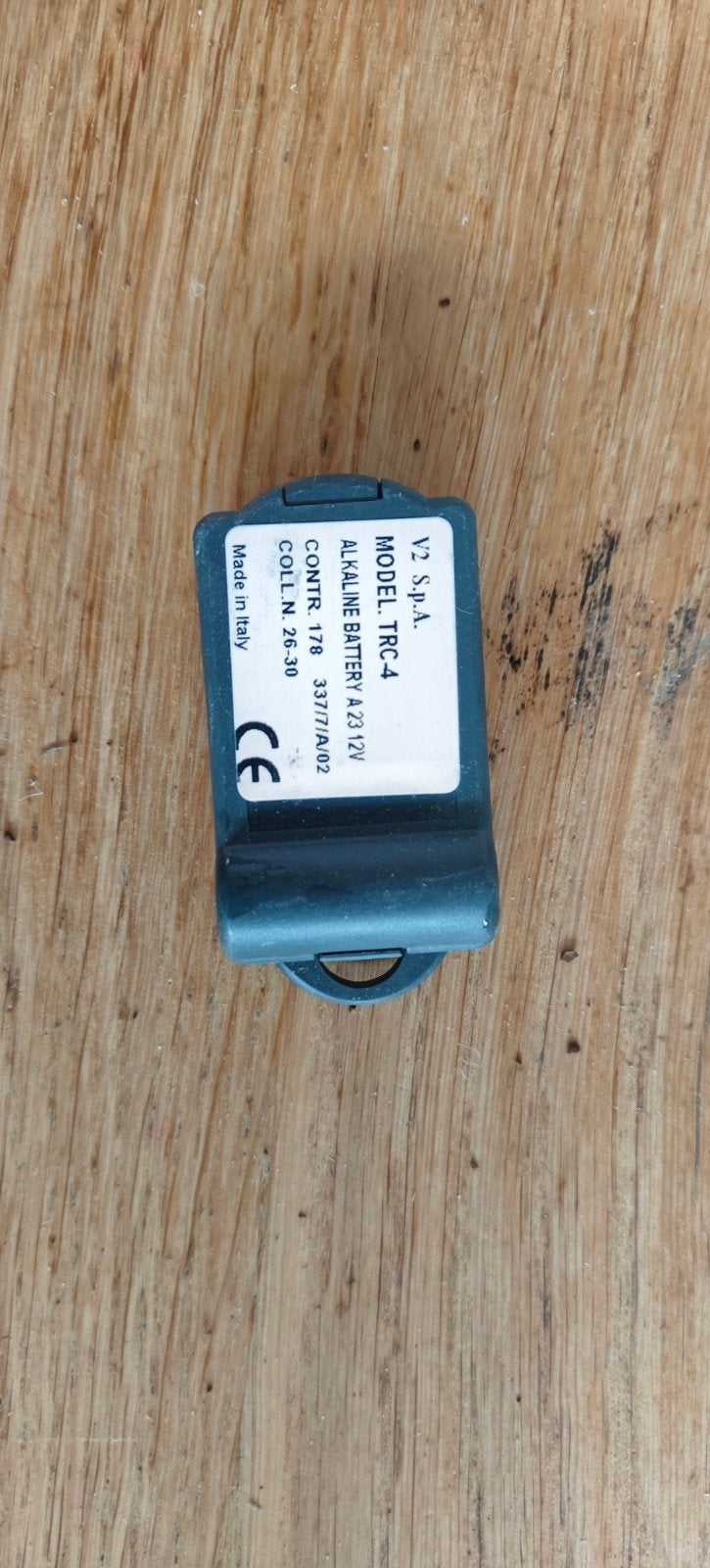 20x Nieuwe V2 SpA TRC-4 Afstandsbedieningen voor Alarm/Poort, Ophalen of Verzenden