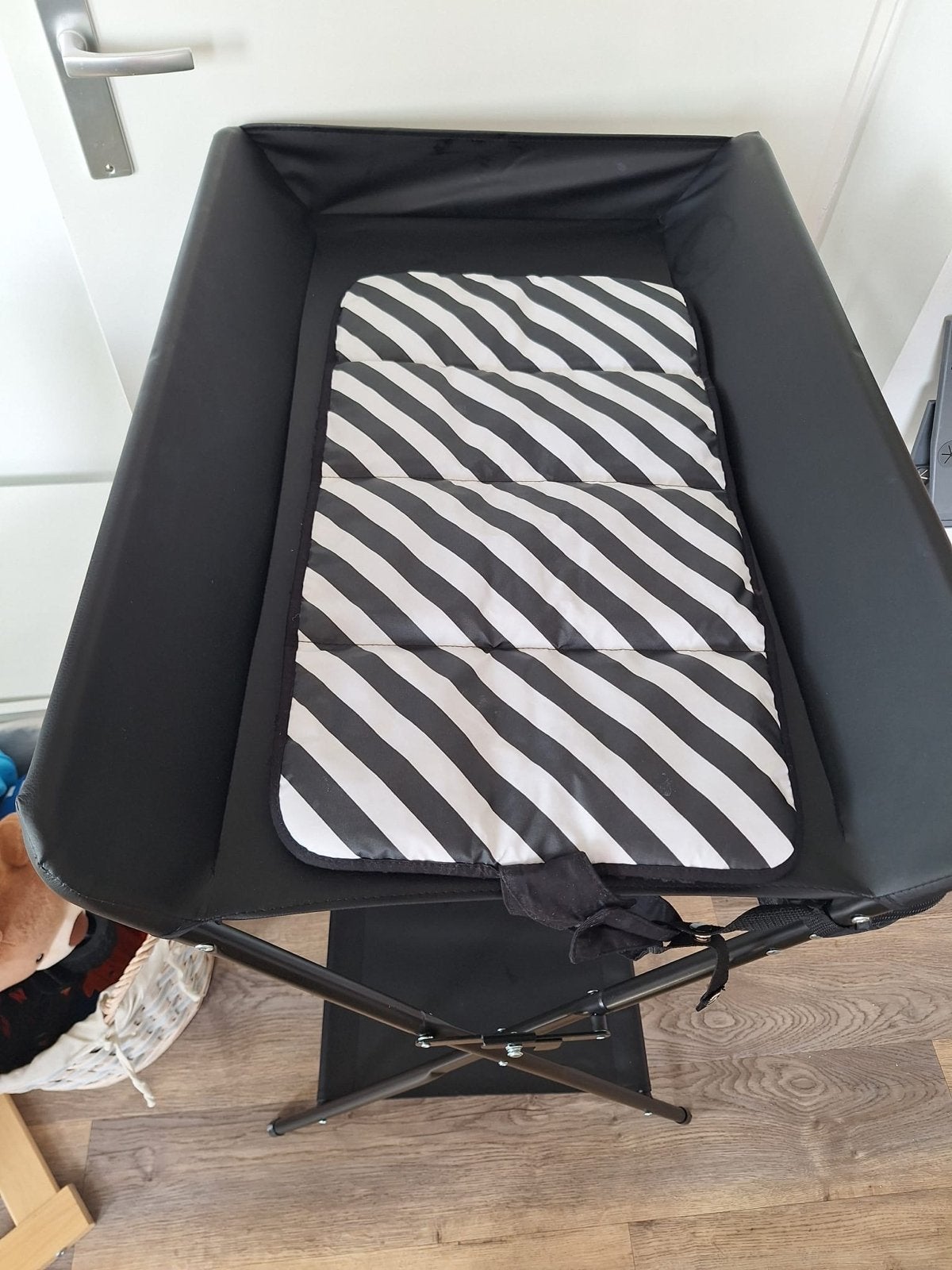 Puck Aankleedtafel met Badje - Zwart, Gebruikt, Aankleedkussen, Standaard, Ophalen