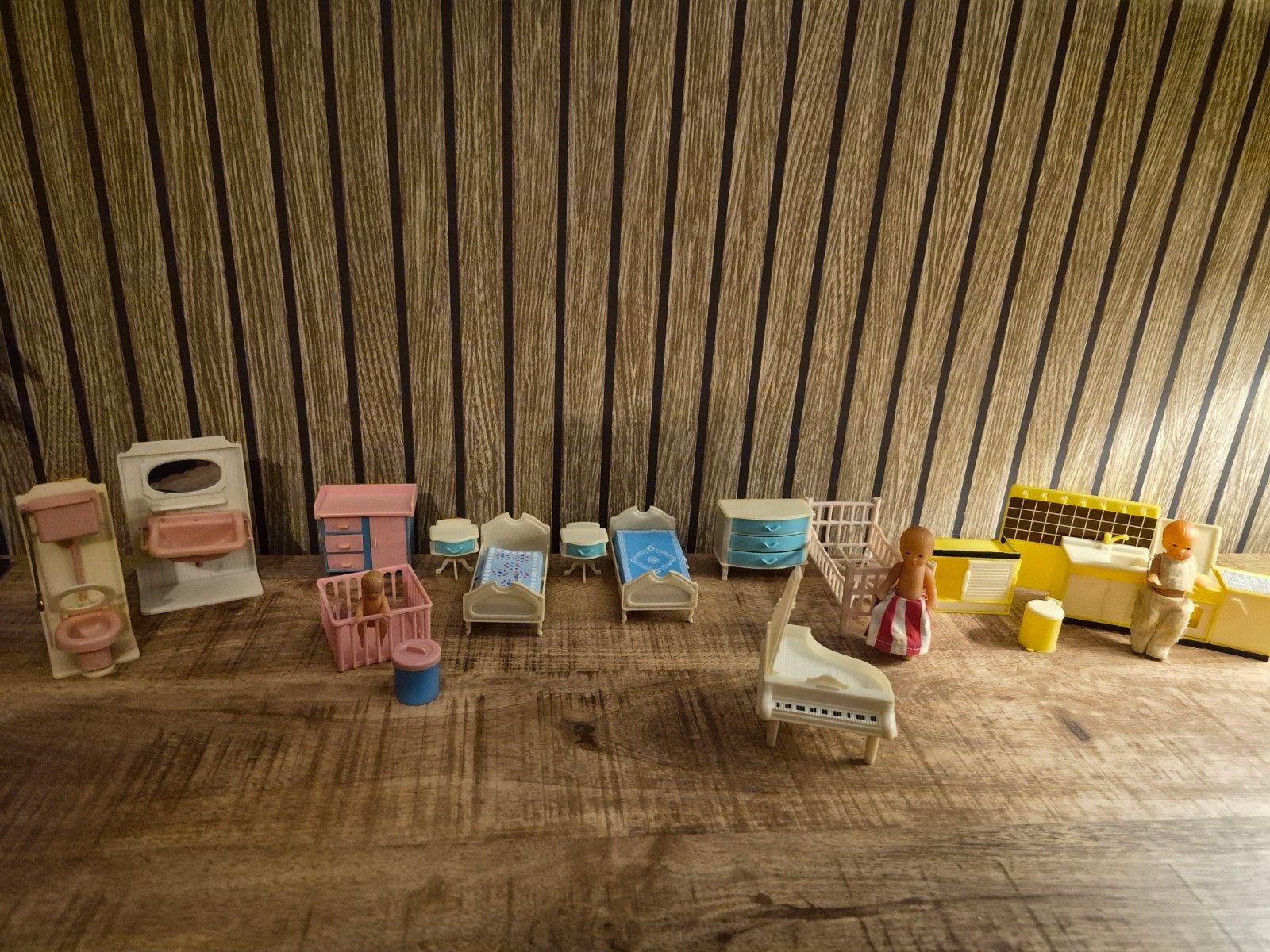 vintage poppenhuis spulletjesVaste lage prijs€15euro, Verzenden, Gebruikt, Poppenhuis