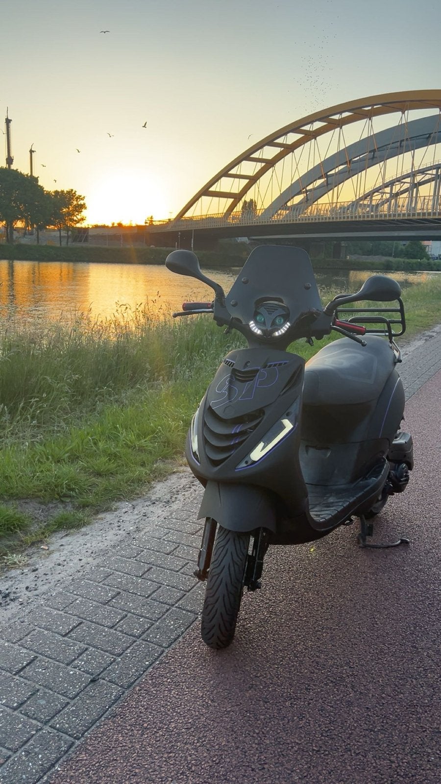 Piaggio Zip 80cc 4takt - Mat Zwart sp kappen + sp stickerset, Ophalen, Gebruikt, Benzine, Piaggio