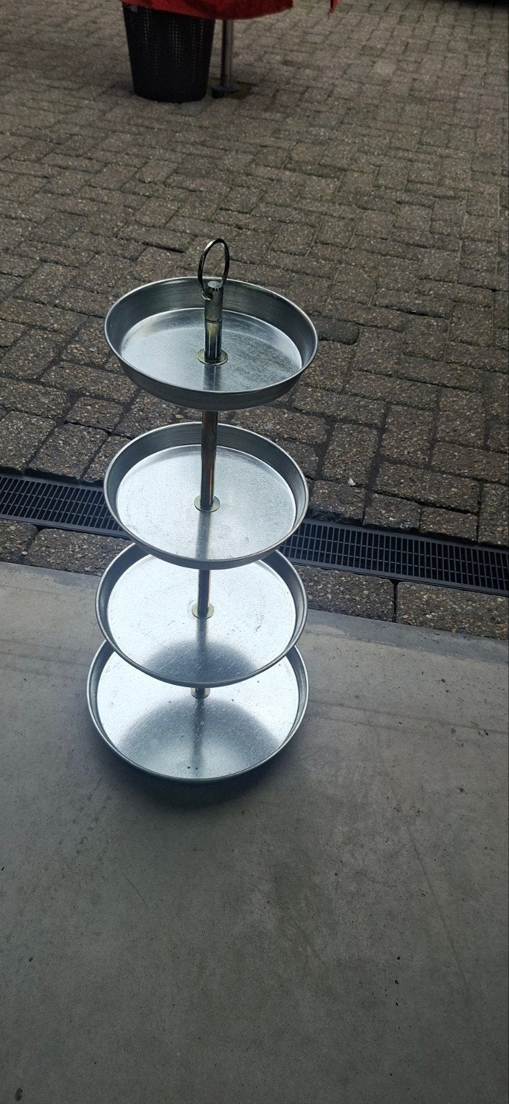 Metalen etagere met 4 lagen, Ophalen, Met handvatten, Schaal, Rond