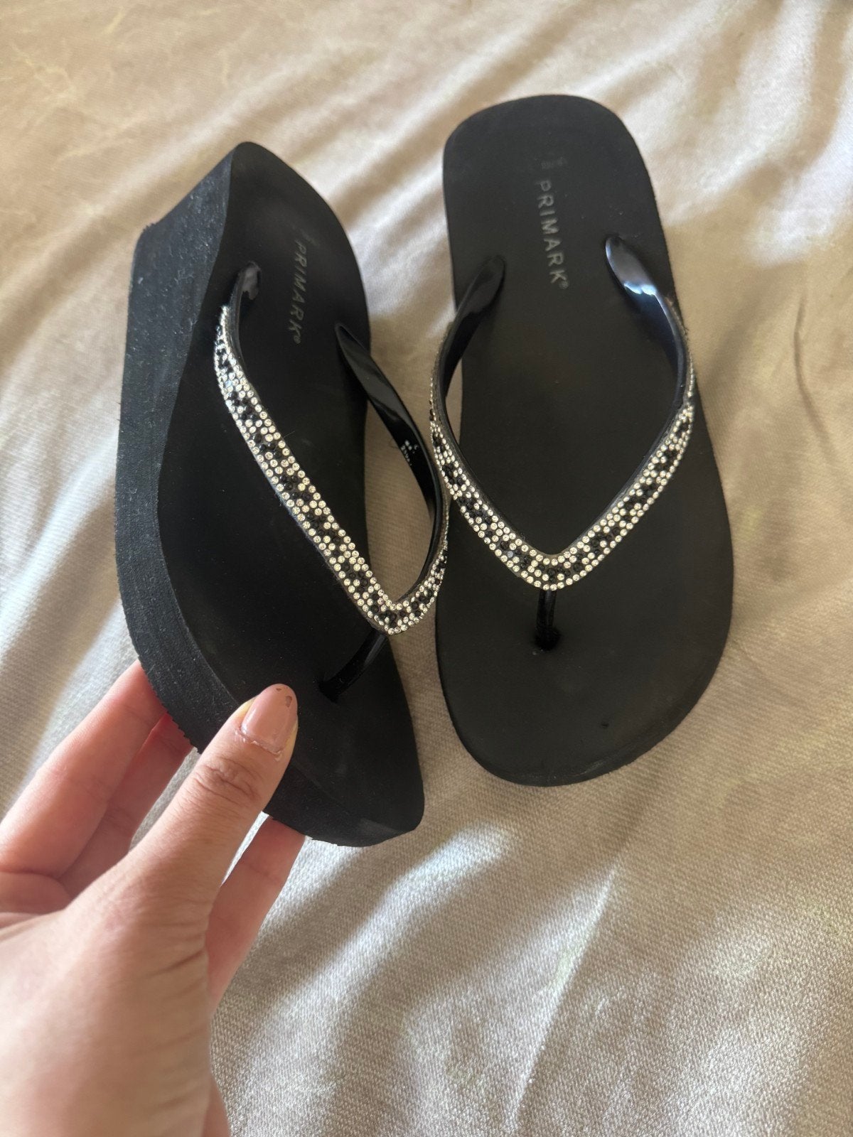 Primark slippers met sleehak en strass - Maat 38, Slippers, Primark, Zwart, Ophalen of Verzenden