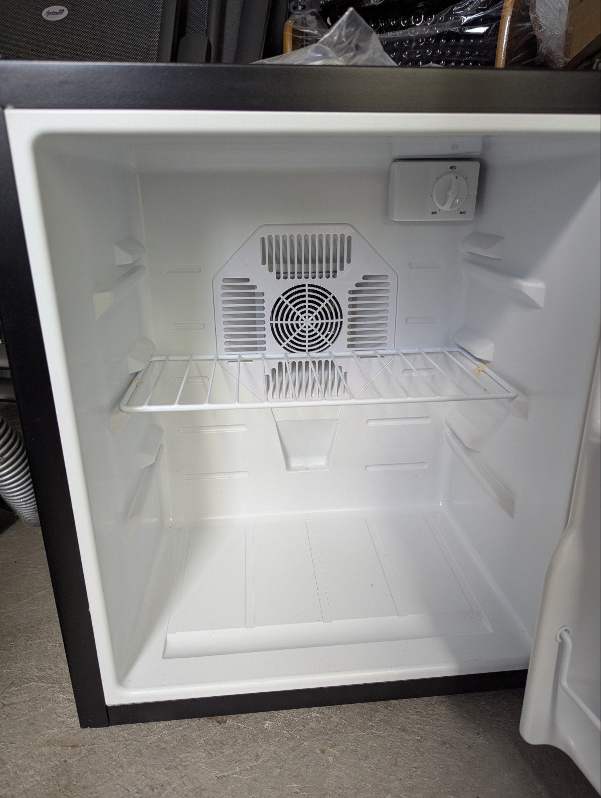 Kinzo Koelkast CR-40A - Weinig gebruikt, Witgoed en Apparatuur, Koelkasten en IJskasten, Ophalen, Zonder vriesvak, Minder dan 45 cm