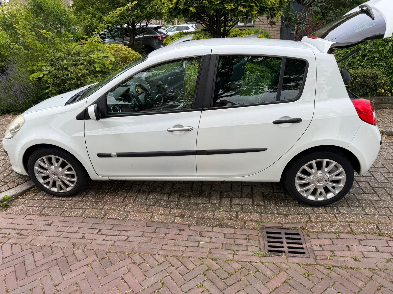 Renault Clio 1.2 TCE 5-DRS 2009 Wit, Auto's, Renault, Particulier, Clio, Benzine, B, Hatchback, Handgeschakeld, Origineel Nederlands
