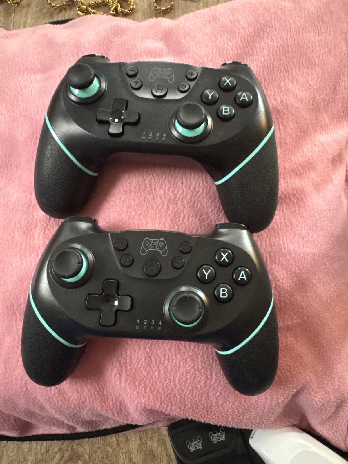 2x Draadloze Controllers voor Nintendo Switch - Zwart/Turquo, Ophalen, Nintendo, Overige merken, Zo goed als nieuw