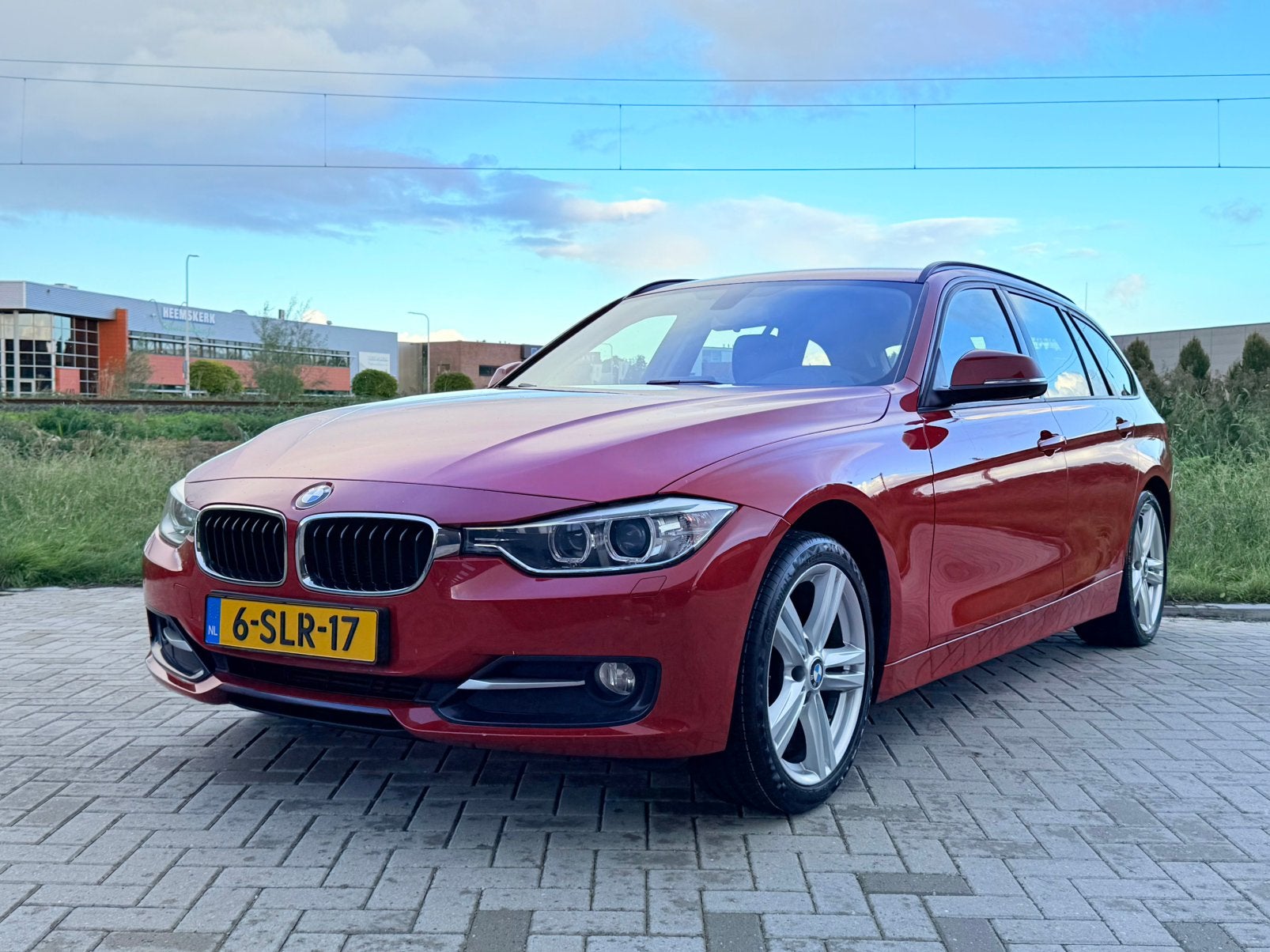 BMW 3-Serie 316i 136pk 2013 Rood, Xenon verlichting, Euro 5, Zwart, 4 cilinders